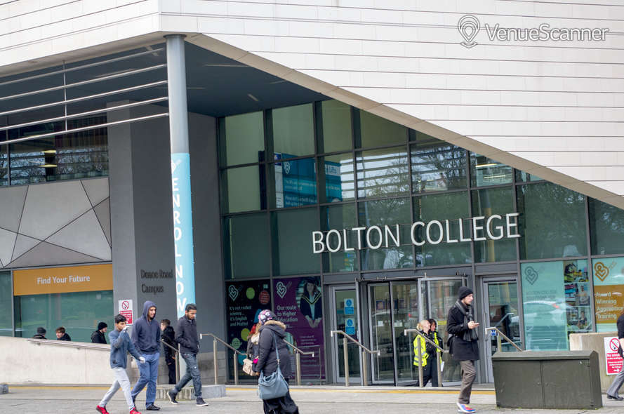 Hire Bolton College Sports Hall 1