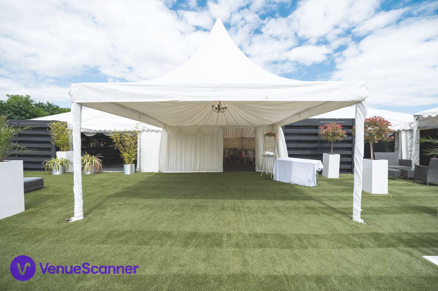 Hire Cave Hotels Marquee And Grounds 18