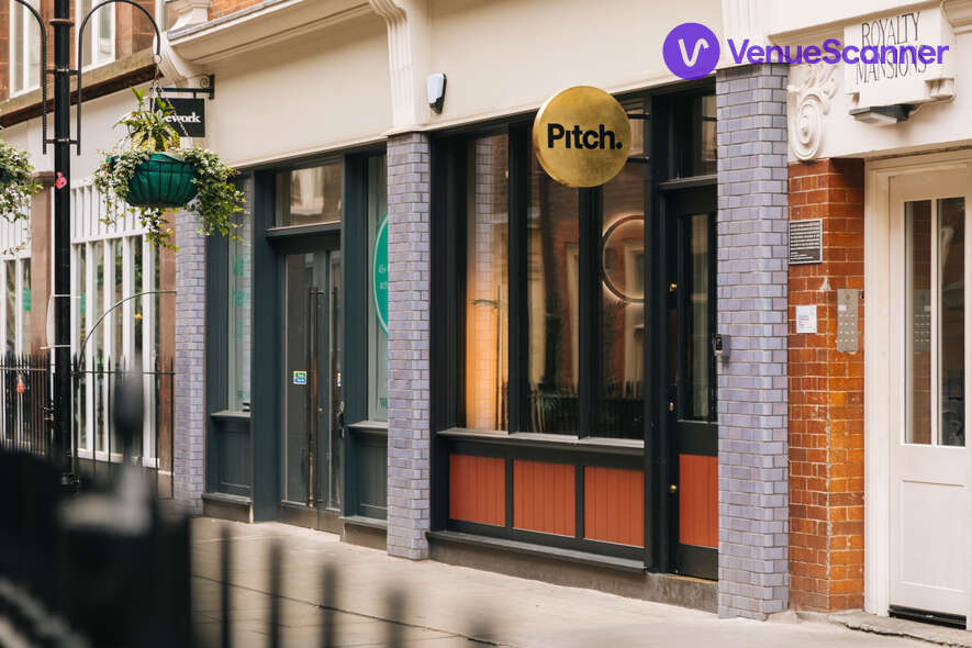 Hire Pitch Golf Soho Exclusive Clubhouse Hire  16