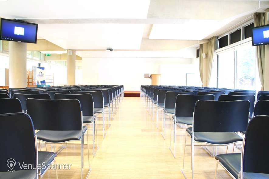 Hire St Hugh's College, University Of Oxford Maplethorpe Hall (Hybrid Event Space)