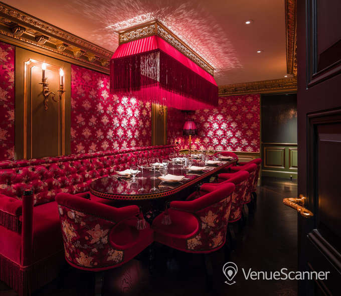 Hire Park Chinois 13