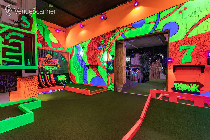 Hire Plonk Crazy Golf Shoreditch The Whole Course 1