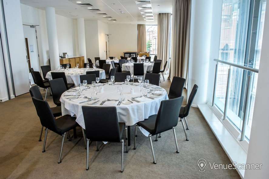 Hire DoubleTree By Hilton Manchester 11