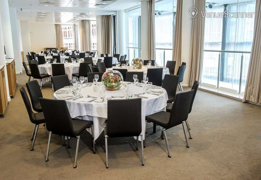 Hire DoubleTree By Hilton Manchester 20