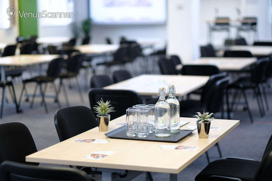 Hire Resource For London Conference Hall Plus 6