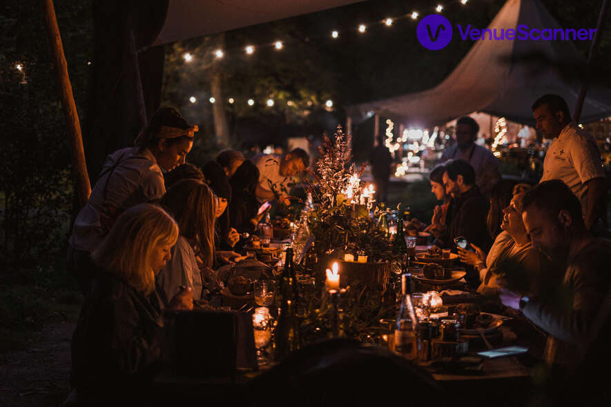 Hire Nomadic Dinners 43