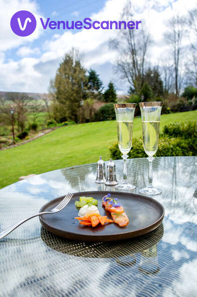 Hire Gibbon Bridge Hotel 28