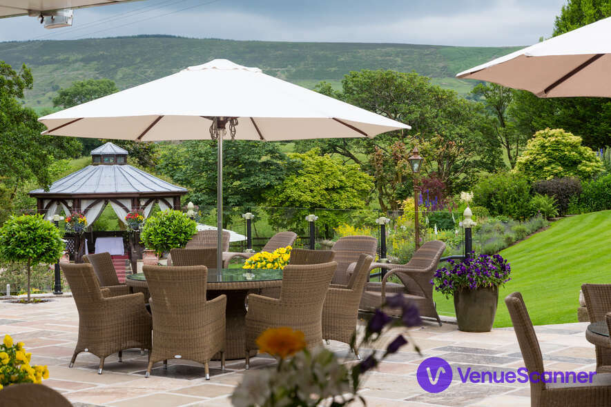 Hire Gibbon Bridge Hotel 8