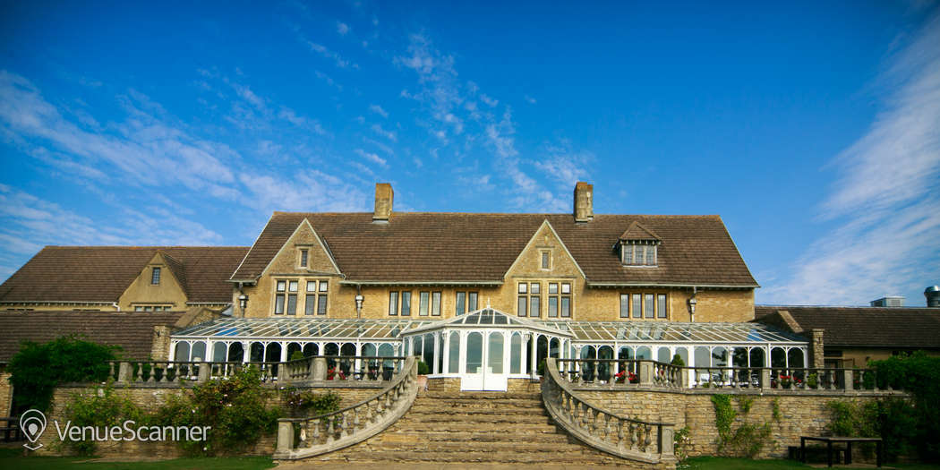 Hire Cricklade House Hotel The Study 3
