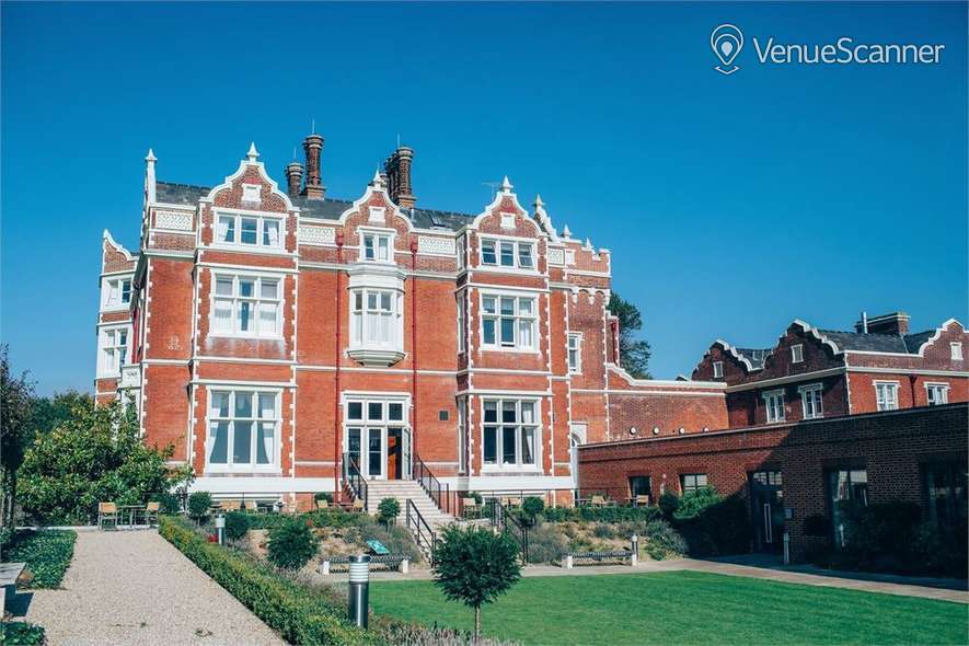 Hire Wivenhoe House Exclusive Hire 2