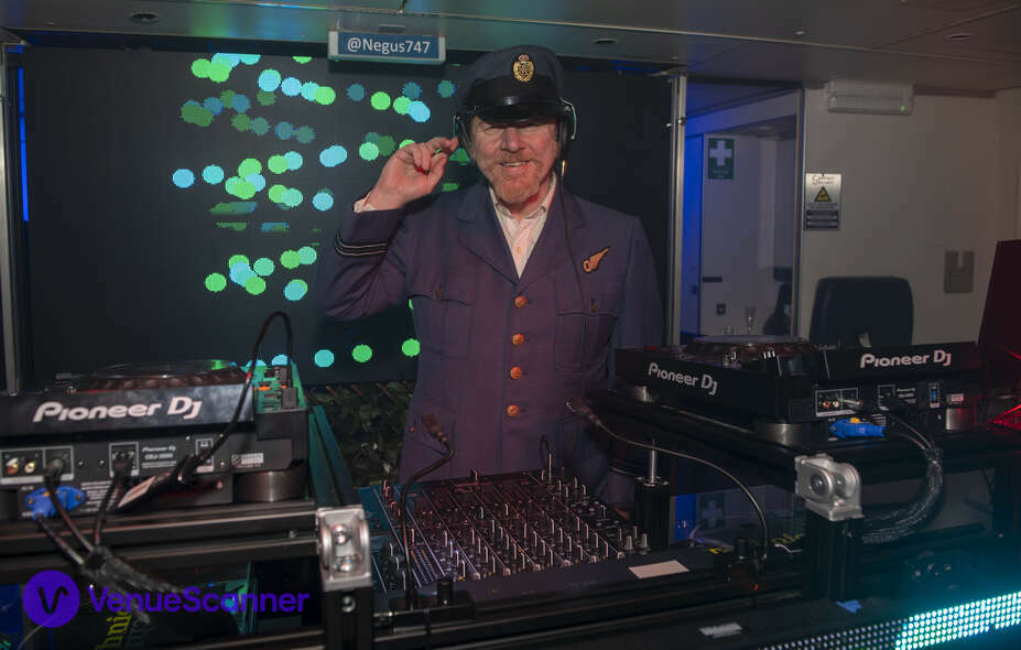 Hire Cotswold Airport Boeing 747, Exclusive Hire VenueScanner