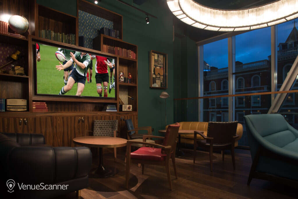 Greenwood Sports Pub & Kitchen, Victoria, London