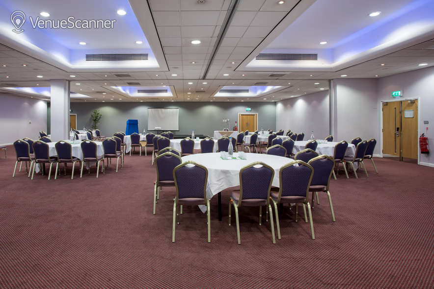 Hire Holiday Inn Liverpool City Centre 7