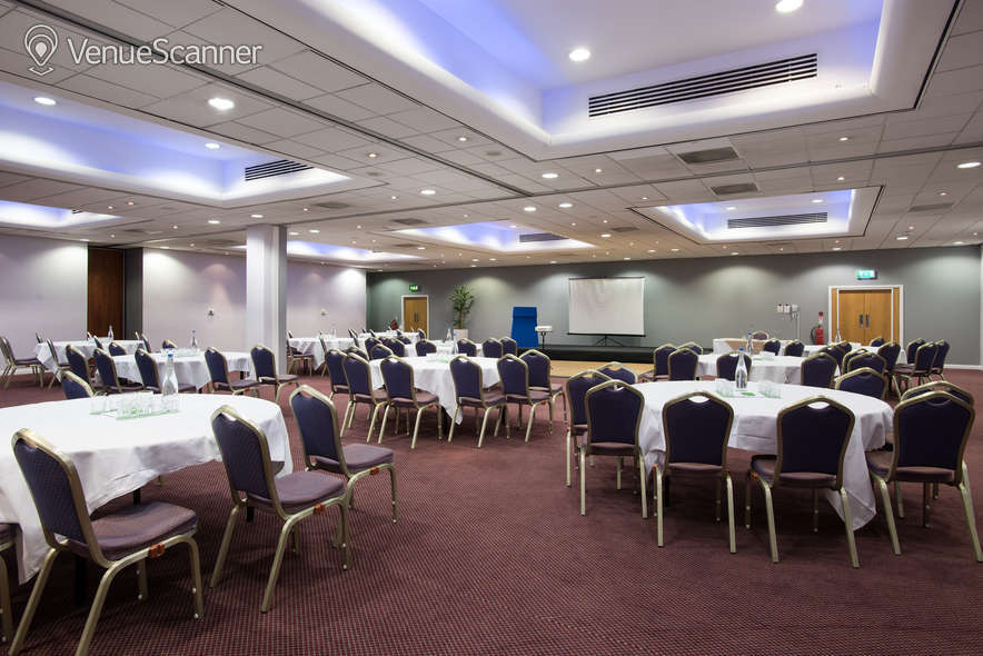Hire Holiday Inn Liverpool City Centre 4