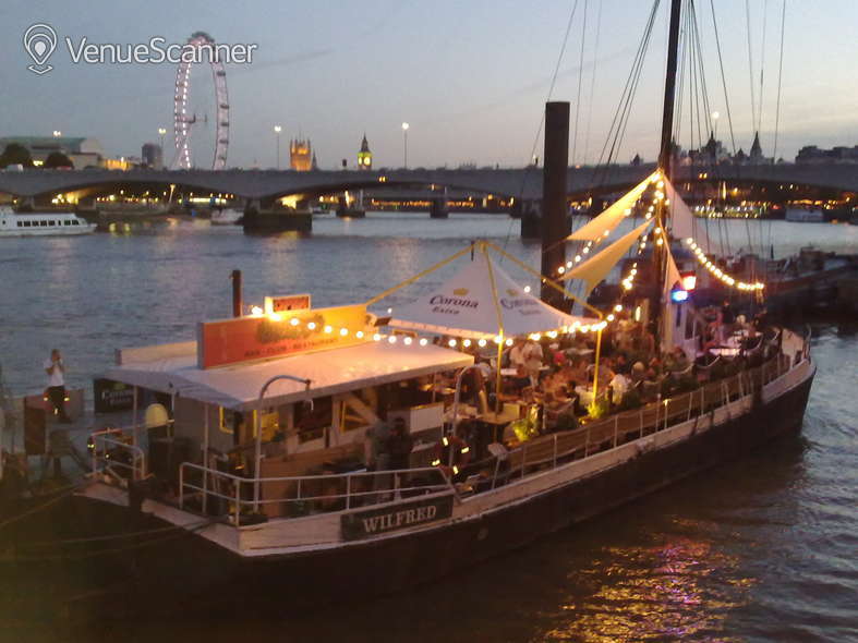 Hire Bar&co Entire Boat