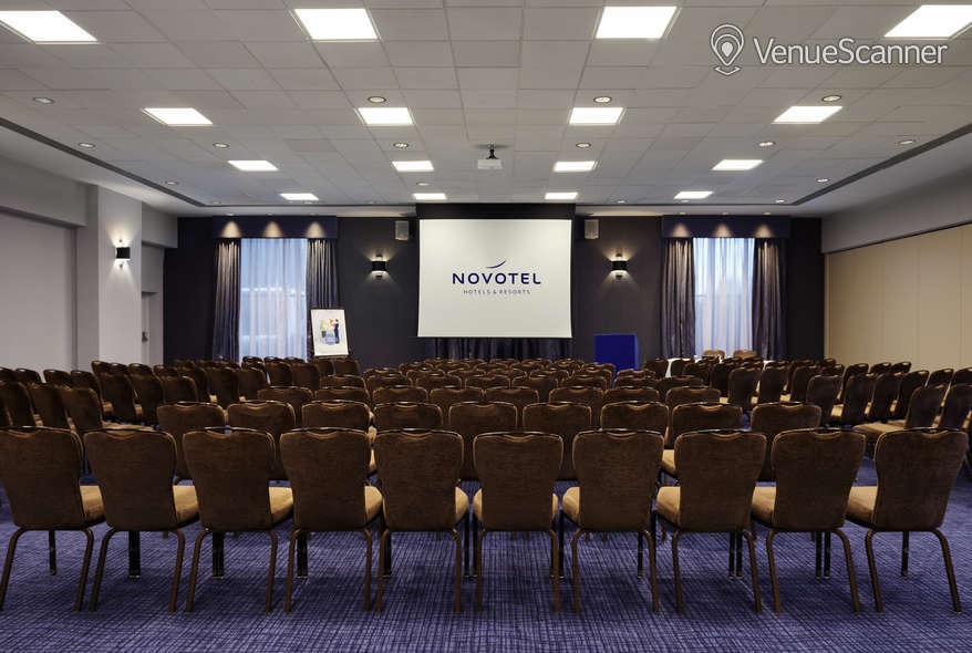 Hire Novotel London Stansted Airport 3