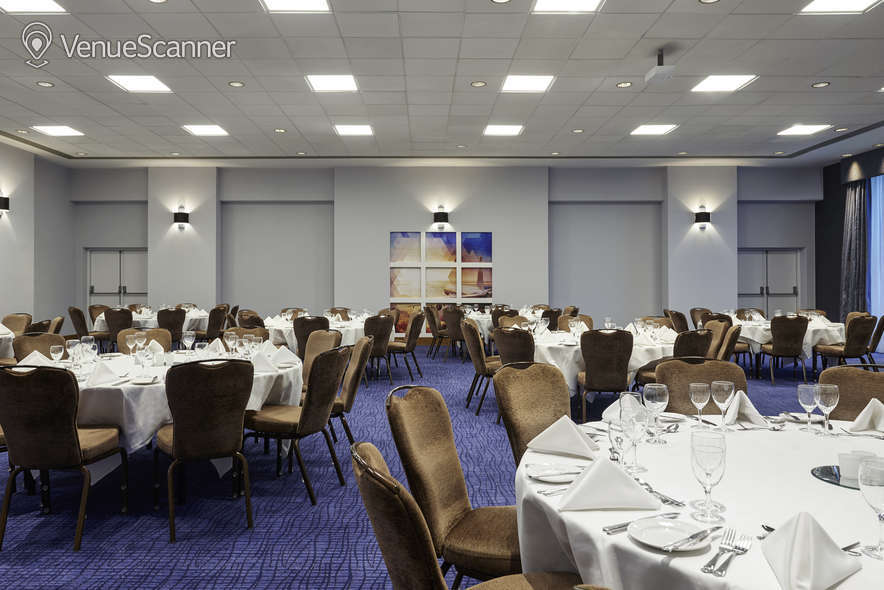 Hire Novotel London Stansted Airport 11