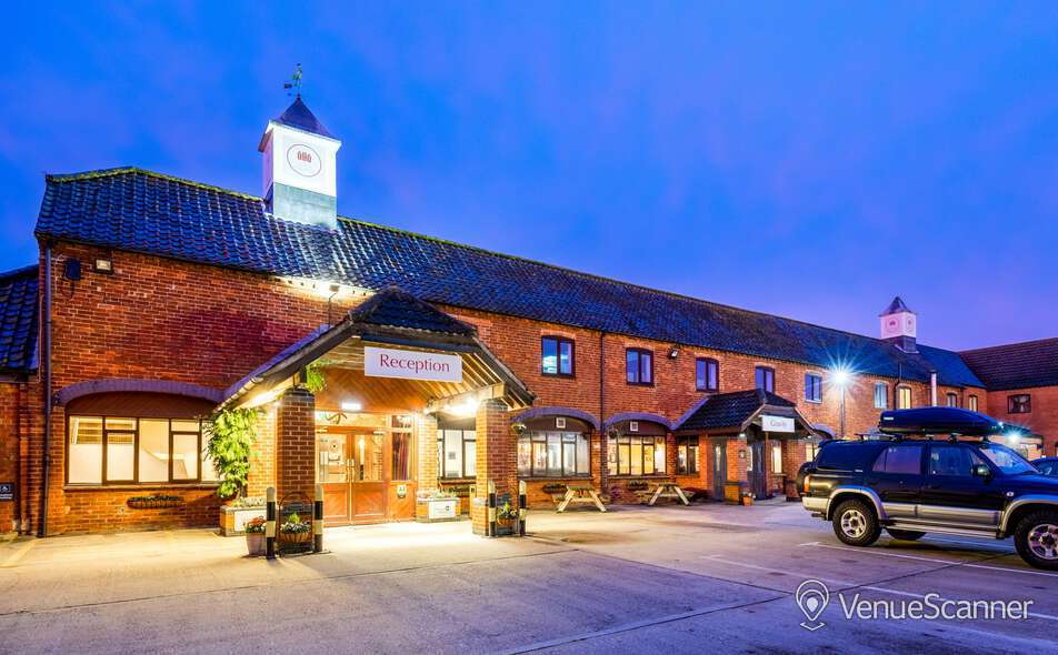 Hire The Olde Barn Hotel 8