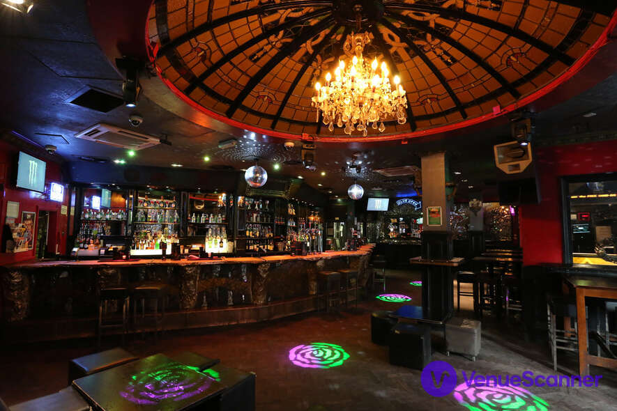 Hire Zoo Bar & Club Main Bar 8