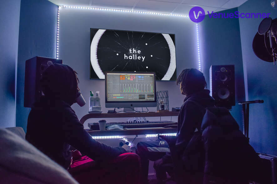 Hire The Halley 4