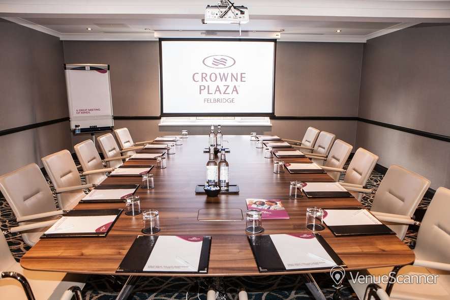 Hire Crowne Plaza Felbridge-gatwick 4