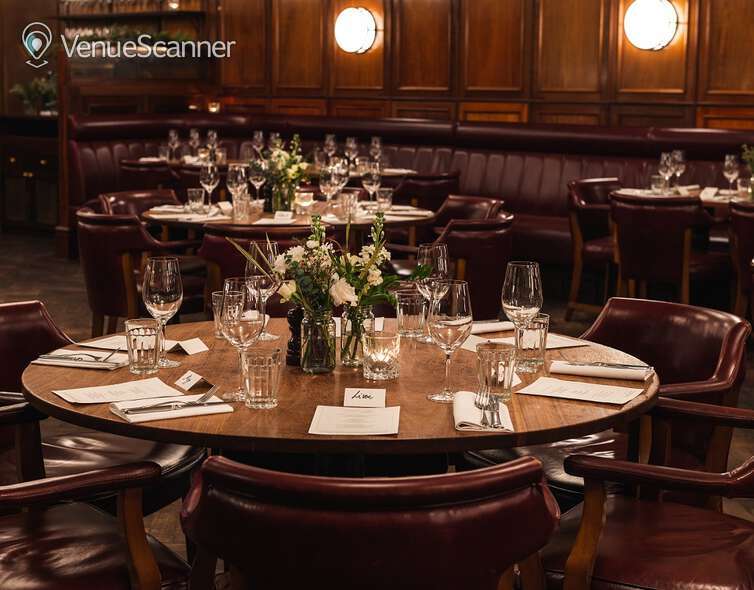 Hire Hawksmoor Guildhall 1