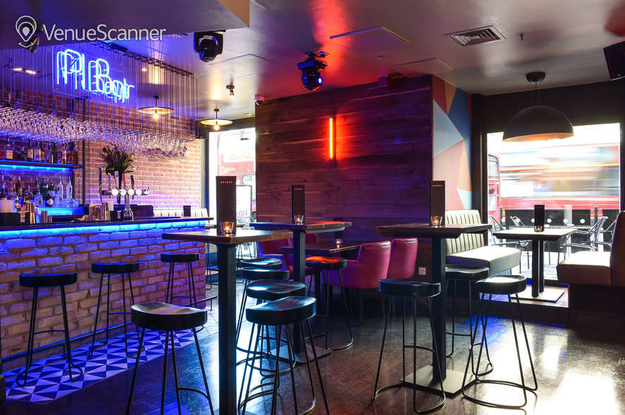 Hire Piccadilly Institute PI Bar 4