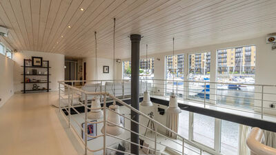Stunning Boathouse In St Katharine Docks Team Building Space 0