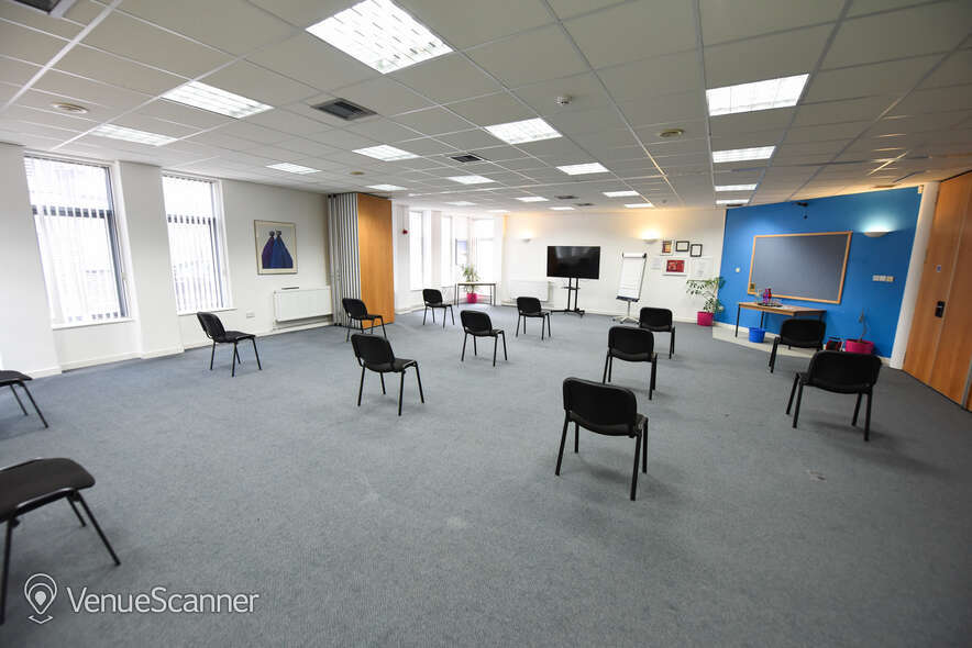 Hire The Brain Charity The Seminar Room And Lounge 18