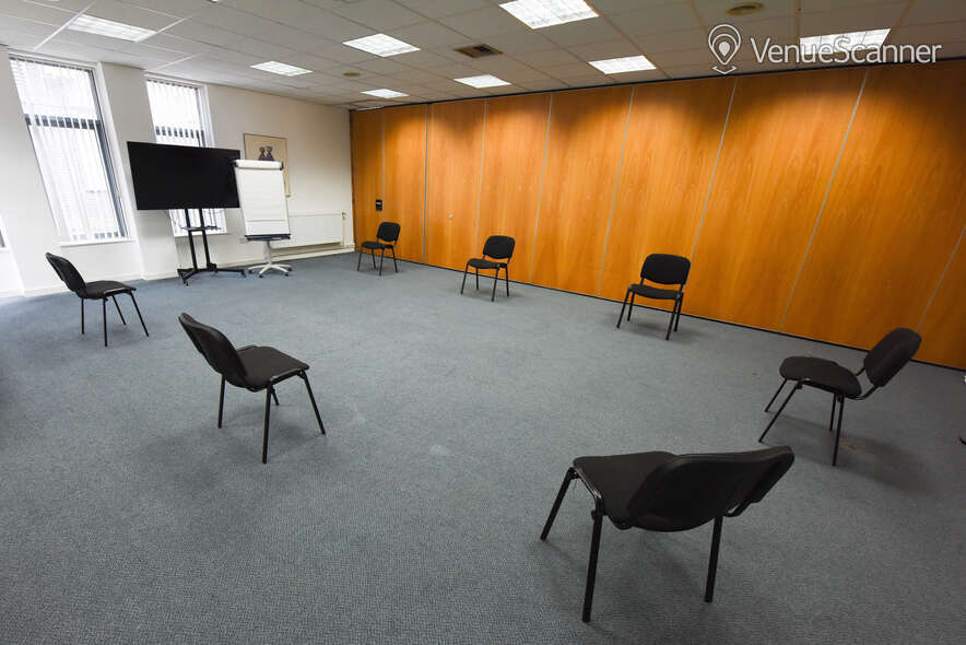 Hire The Brain Charity The Seminar Room And Lounge 16