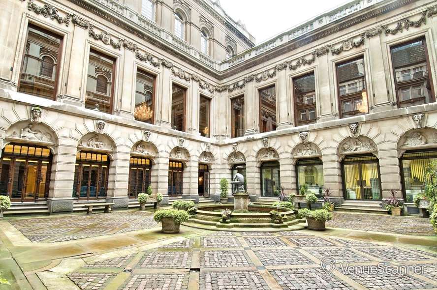 Hire Drapers’ Hall The Garden And Courtyard 1