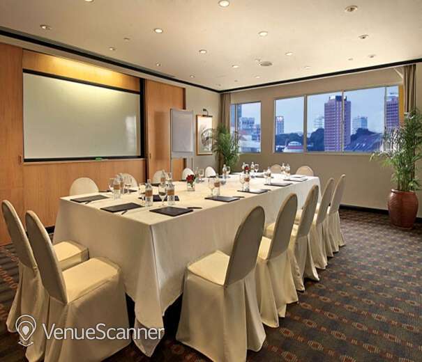 Hire Copthorne Kings Hotel Singapore 12