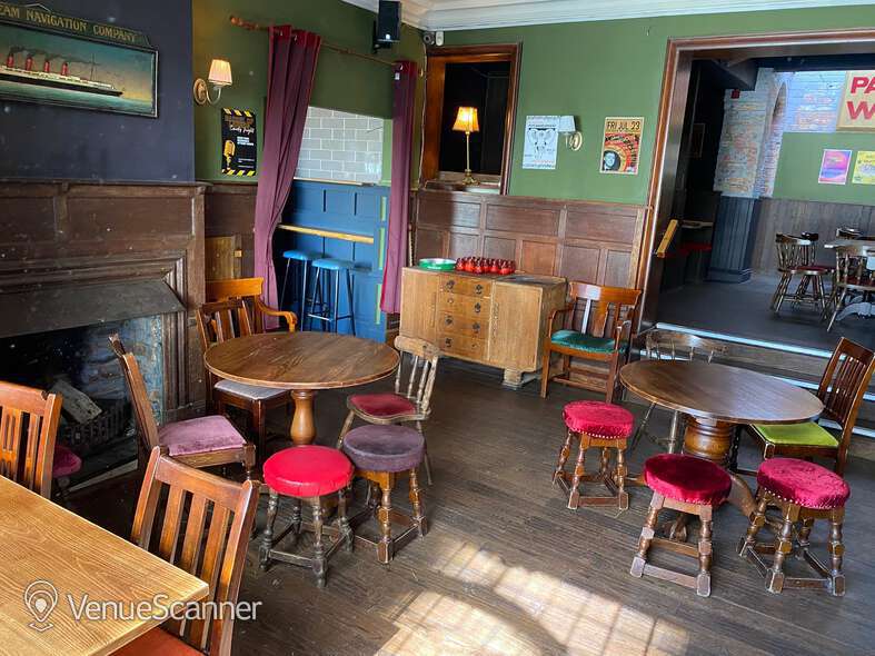 Hire Barrelhouse Pub/Diner 22