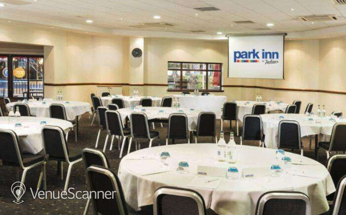 Park Inn By Radisson Cardiff City Centre, Vale Suite