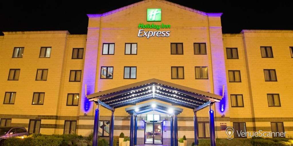 Hire Holiday Inn Express Poole 3