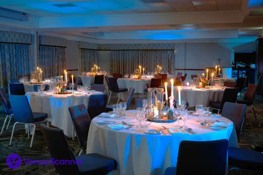 Hire DoubleTree By Hilton St Anne's Manor 16