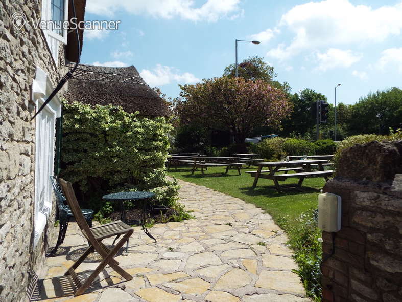 The Thatched Cottage Inn, Outside area
