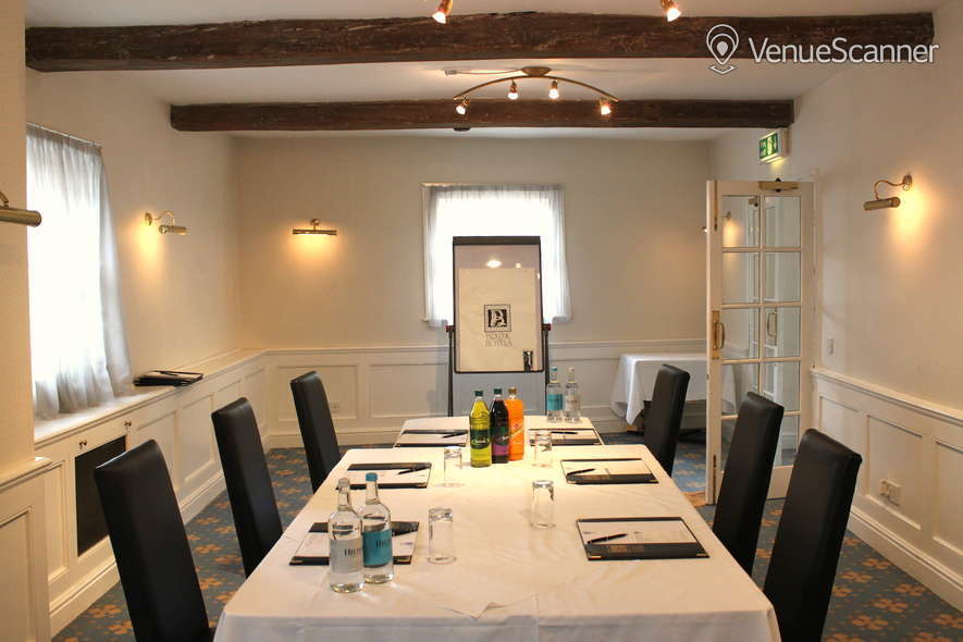 Brook Whipper-In Hotel, Conference Room